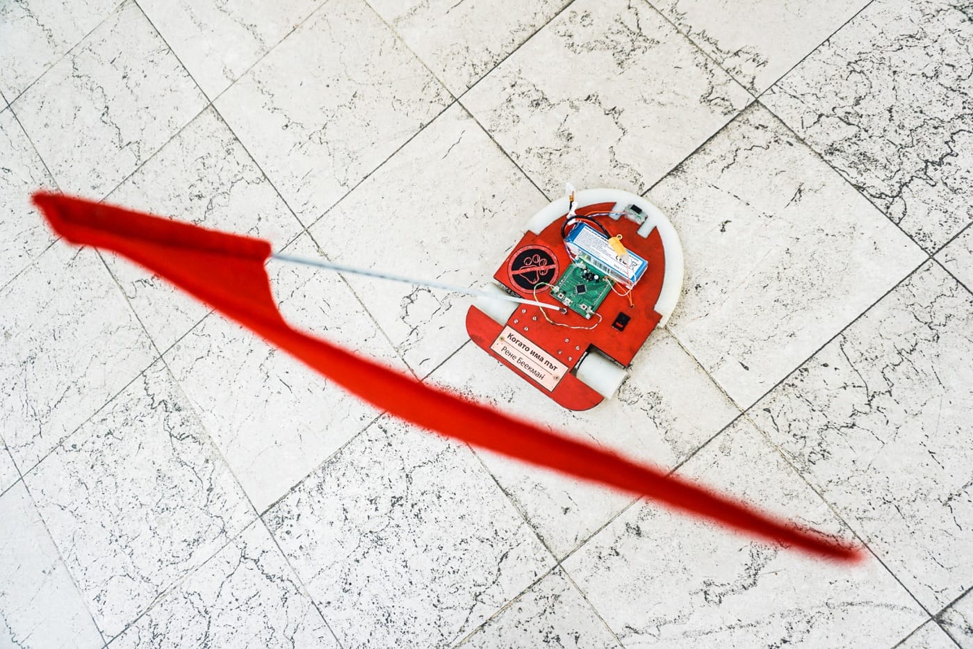 Whenever there is a way, an autonomous car by Rene Beekman, at Малки забавни създания, installation view close-up at Credo Bonum Gallery, Sofia, in April 2016 (Photo: Ivan Peykov)